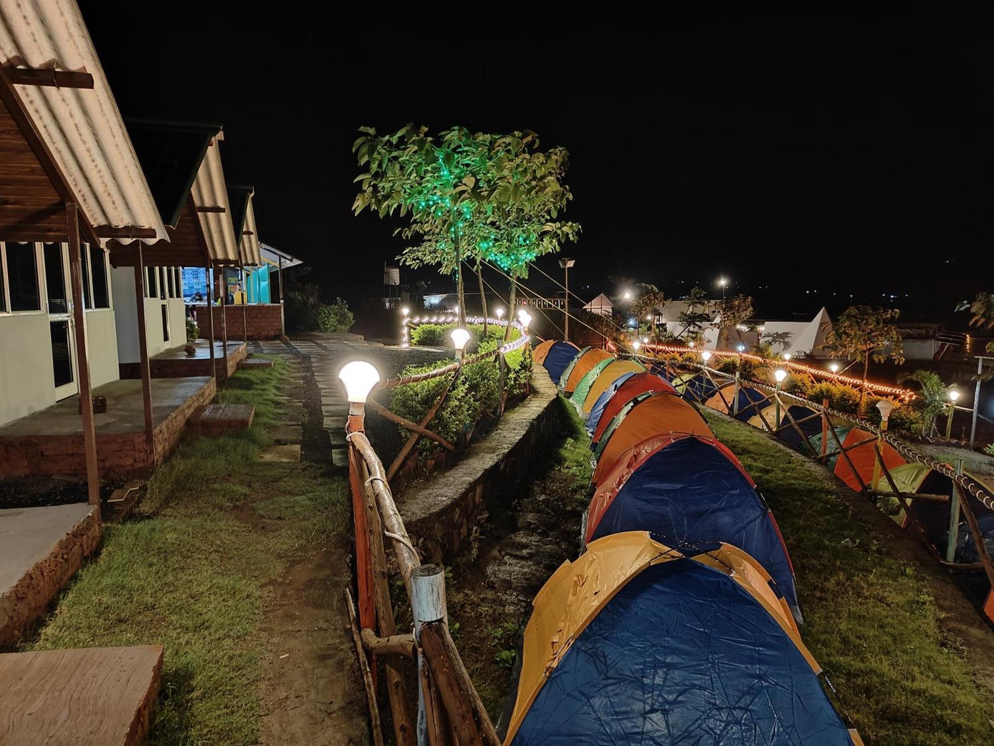 Shelby Pawana Lake Cottages & Camping Tents Лонавла Екстер'єр фото