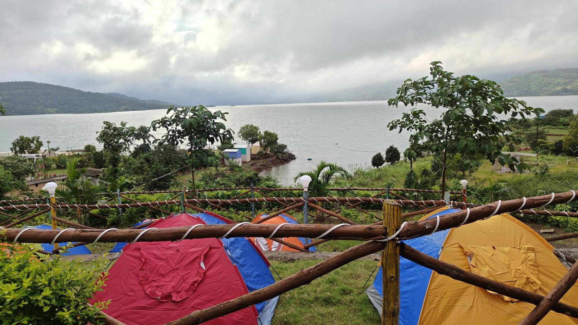 Shelby Pawana Lake Cottages & Camping Tents Лонавла Екстер'єр фото